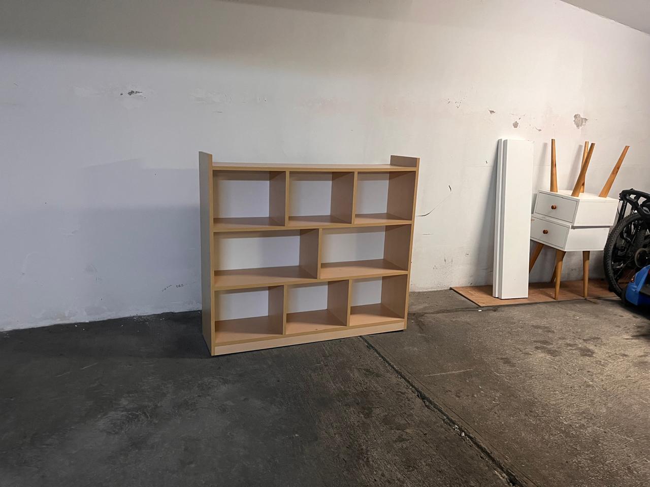 Biblioteca mueble